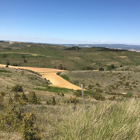 Ma Caravane Dans Les Collines Villeneuve-la-Comptal Kültér fotó